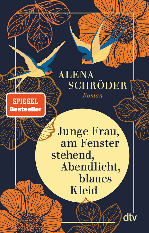 Junge Frau, am Fenster stehend, Abendlicht, blaues Kleid - Alena Schröder