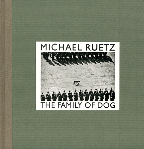 The Family of Dog - Michael Ruetz
