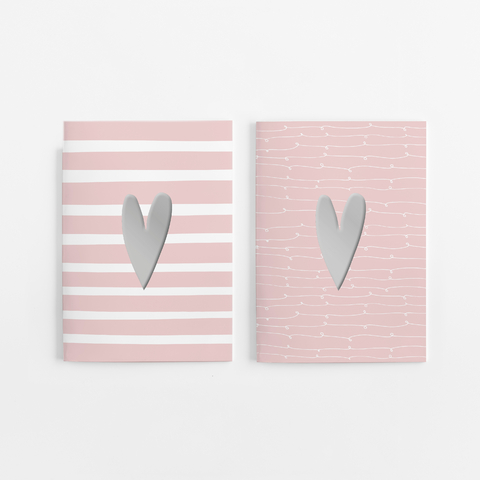 2er Set Notizheft DIN A5 (blanko) in rosa mit 2 verschiedenen Herz-Motiven und jeweils 40 Seiten in weiß mit 120 g Papier. Vorderseite mit hochwertiger Silberfolien-Veredelung. - Lisa Wirth