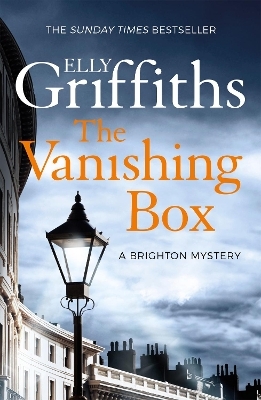 The Vanishing Box - Elly Griffiths