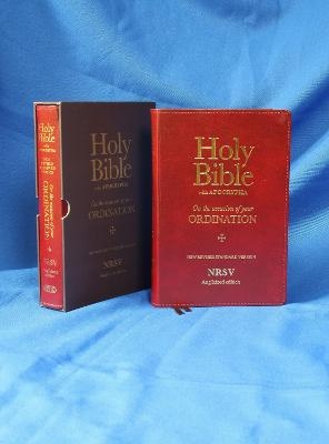 Holy Bible: Ordination Gift Edition